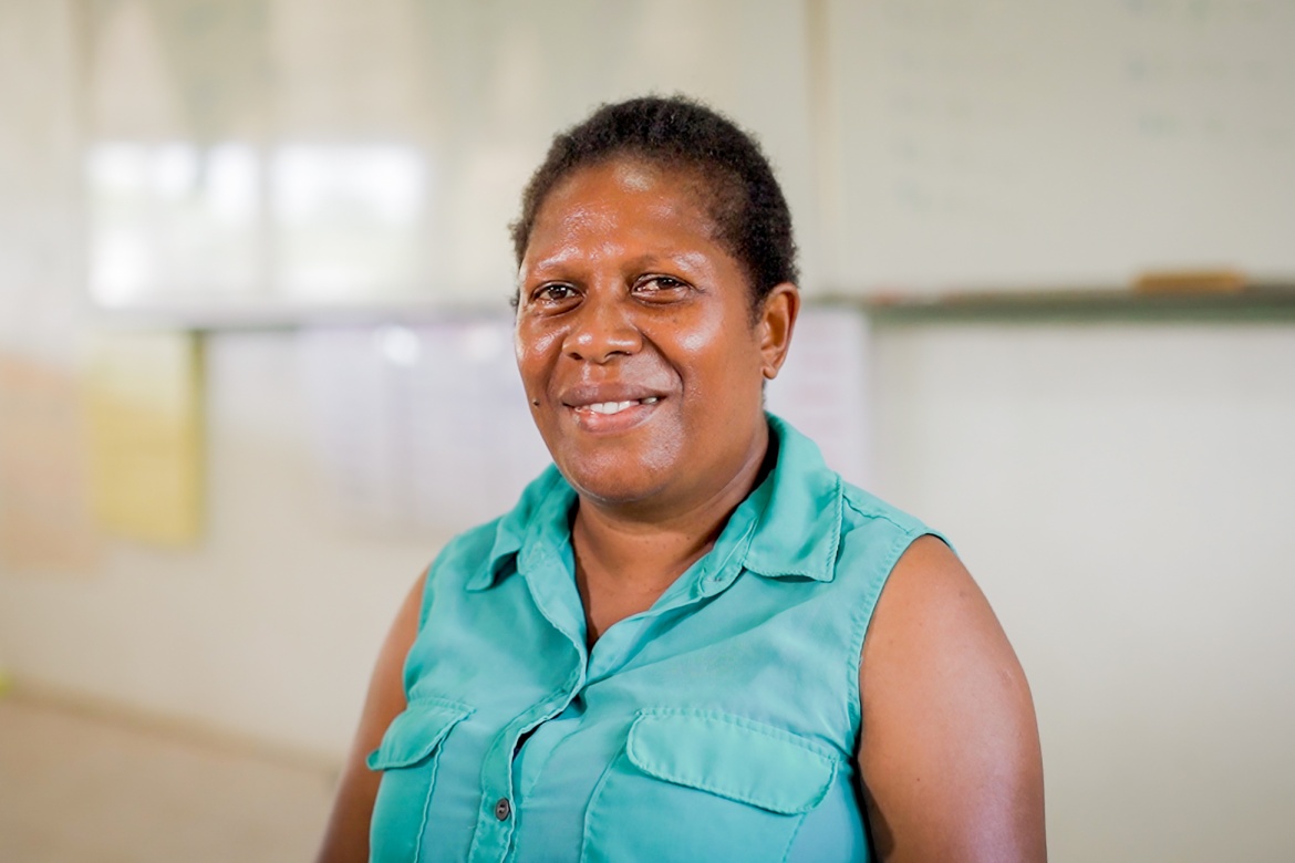 Janet Bong est la première enseignante recrutée par le ministère de l’Éducation de Vanuatu pour s’occuper d’enfants handicapés. Crédit : GPE/Arlene Bax
